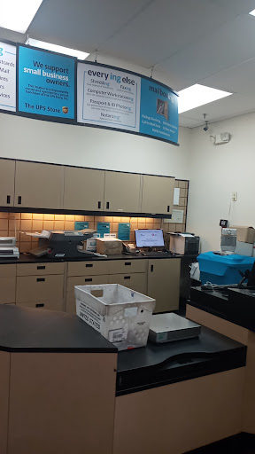 Shipping and Mailing Service «The UPS Store», reviews and photos, 1380 Monroe St NW, Washington, DC 20010, USA