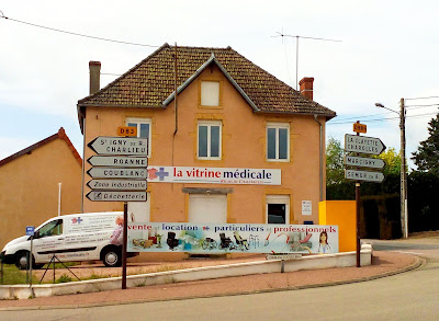 La vitrine Médicale 71 à Chauffailles
