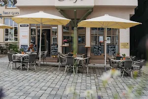 NALI Coffee & Eatery - Cafe am Rathausplatz image