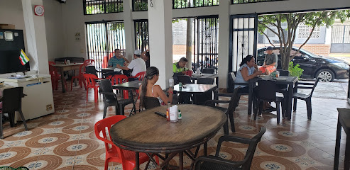 Restaurante Donde NINA - Cra. 7 #8a-2 a 8a-126, Purificación, Tolima, Colombia