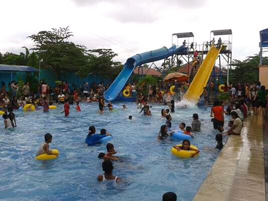 Waterboom Tirta Kencana Sindanglaut