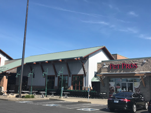 Pet Supply Store «Pet Pros Lakeland in Auburn», reviews and photos, 1404 Lake Tapps Pkwy E, Auburn, WA 98092, USA