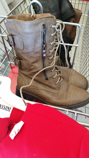 Thrift Store «Park Avenue Thrift», reviews and photos, 1021 Jesse Jewell Pkwy, Gainesville, GA 30501, USA