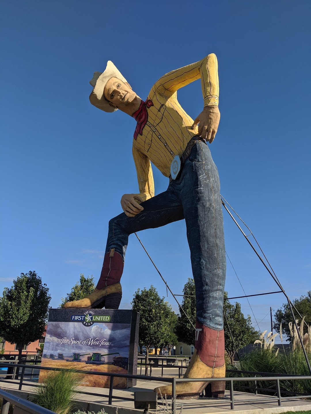 Tex Randall Statue