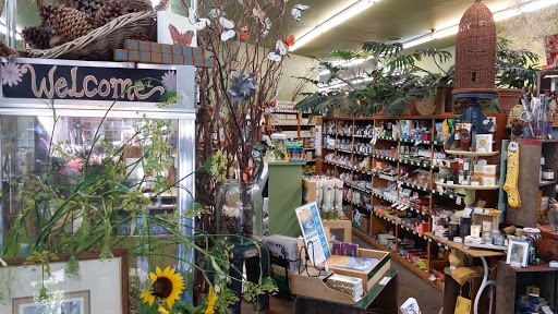 Grocery Store «Bear Foods Natural Market», reviews and photos, 125 E Woodin Ave, Chelan, WA 98816, USA