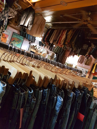 Vintage Clothing Store «10 ft Single by Stella Dallas», reviews and photos, 285 N 6th St, Brooklyn, NY 11211, USA