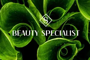 Beauty Specialist image