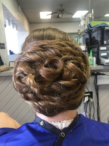 Beauty Salon «Cuts Ltd Beauty Salon», reviews and photos, 207 W Main St, League City, TX 77573, USA