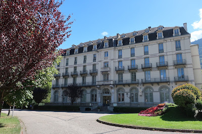 BAGNERES-DE-LUCHON - Lycée à Bagnères-de-Luchon
