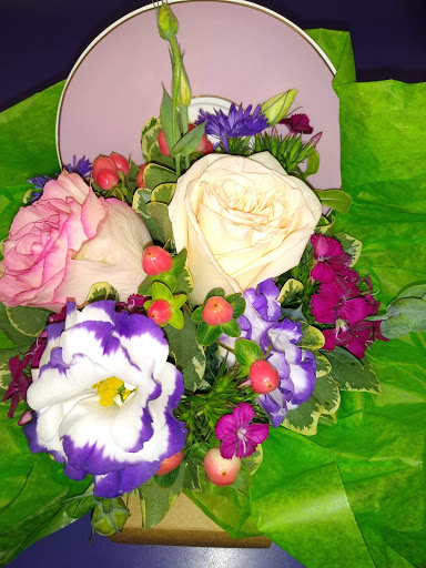 Florist «The English Garden Flower Shop», reviews and photos, 8 S Prospect Ave, Clarendon Hills, IL 60514, USA