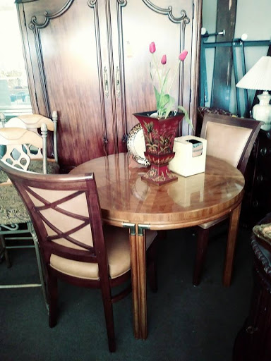 Consignment Shop «Upscale Resale Consignment Furniture», reviews and photos, 1432 Main St, Dunedin, FL 34698, USA