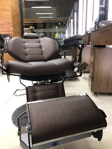 Comentários e avaliações sobre Moura Cabeleireiros Tietê Plaza Shopping