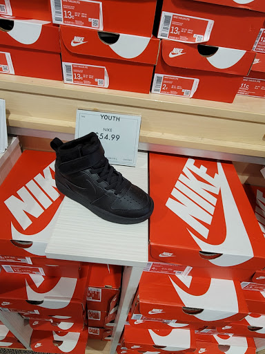 Shoe Store «DSW Designer Shoe Warehouse», reviews and photos, 3604 Sumner Blvd, Raleigh, NC 27616, USA