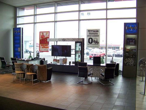 Car Dealer «West Herr Toyota of Williamsville», reviews and photos, 8129 Main St, Williamsville, NY 14221, USA