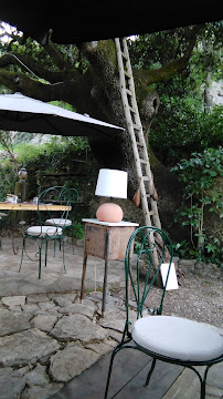 Atmosphère du Restaurant méditerranéen Un restaurant d'extérieur éco-responsable près de Sauve et Quissac : SOUS LE CHENE à Corconne - n°5