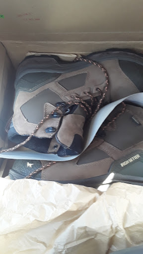 Shoe Store «ELM Shoes», reviews and photos, 13 Center Square, Greencastle, PA 17225, USA