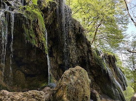 Етрополски водопад Варовитец