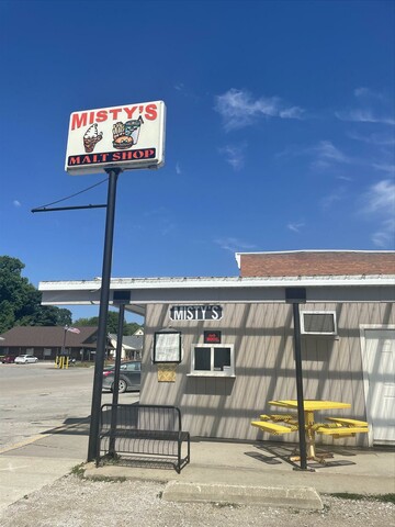Misty's Malt Shop 52565