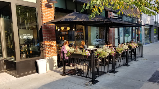 Book Store «Amazon Books», reviews and photos, 3441 N Southport Ave, Chicago, IL 60657, USA