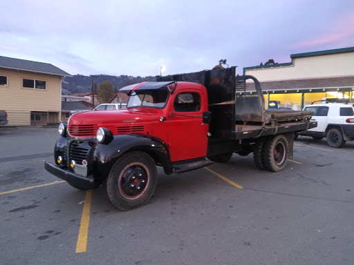 Grocery Store «Rays Food Place», reviews and photos, 875 Redwood Dr, Garberville, CA 95542, USA