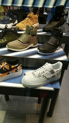 Shoe Store «Foot Locker», reviews and photos, 1100 N Wesleyan Blvd, Rocky Mount, NC 27804, USA