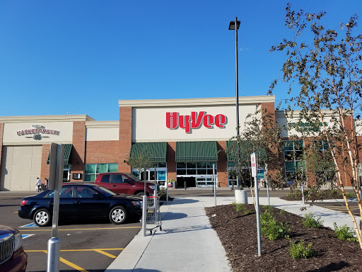 Grocery Store «Hy-Vee», reviews and photos, 6150 Egan Dr, Savage, MN 55378, USA