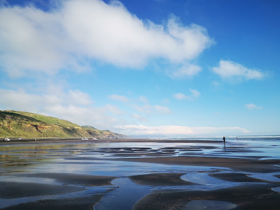 Karioitahi Beach
