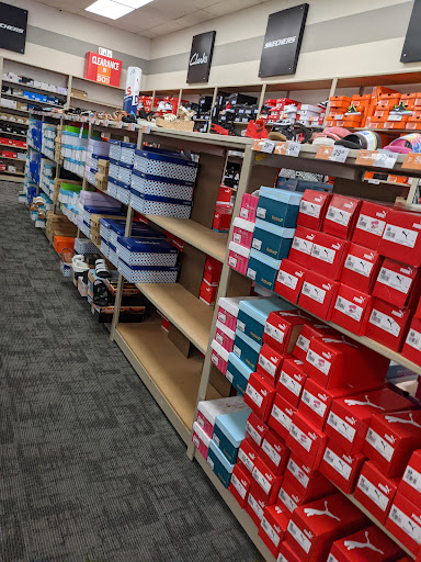 Shoe Store «Rack Room Shoes», reviews and photos, 2809 Battleground Ave, Greensboro, NC 27455, USA