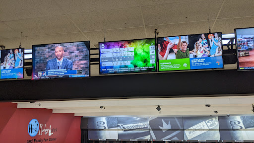 Bowling Alley «West Ridge Lanes Family Fun», reviews and photos, 1935 SW Westport Dr, Topeka, KS 66604, USA