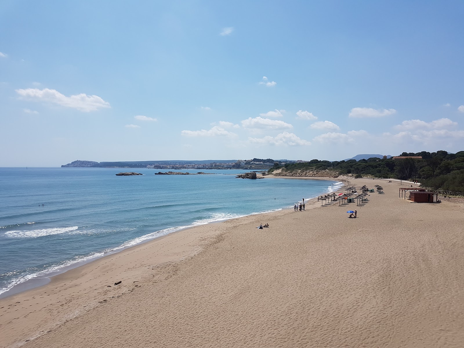 Foto von Platja de Sant Marti mit langer gerader strand