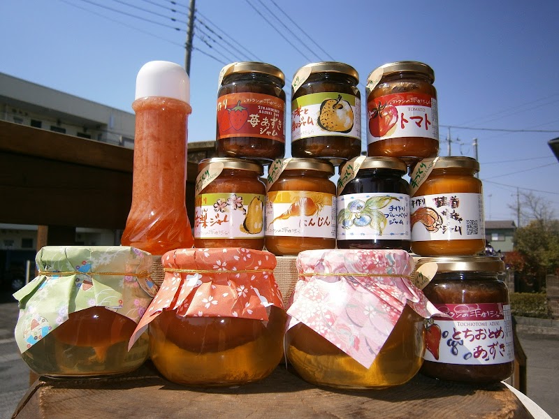 栃木県塩谷郡にある木のぬくもりの中で寛ぐ和食レストラン レストラン麻希