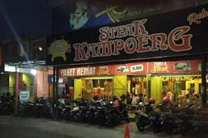 KAMPOENG HALAL FOOD CENTER image