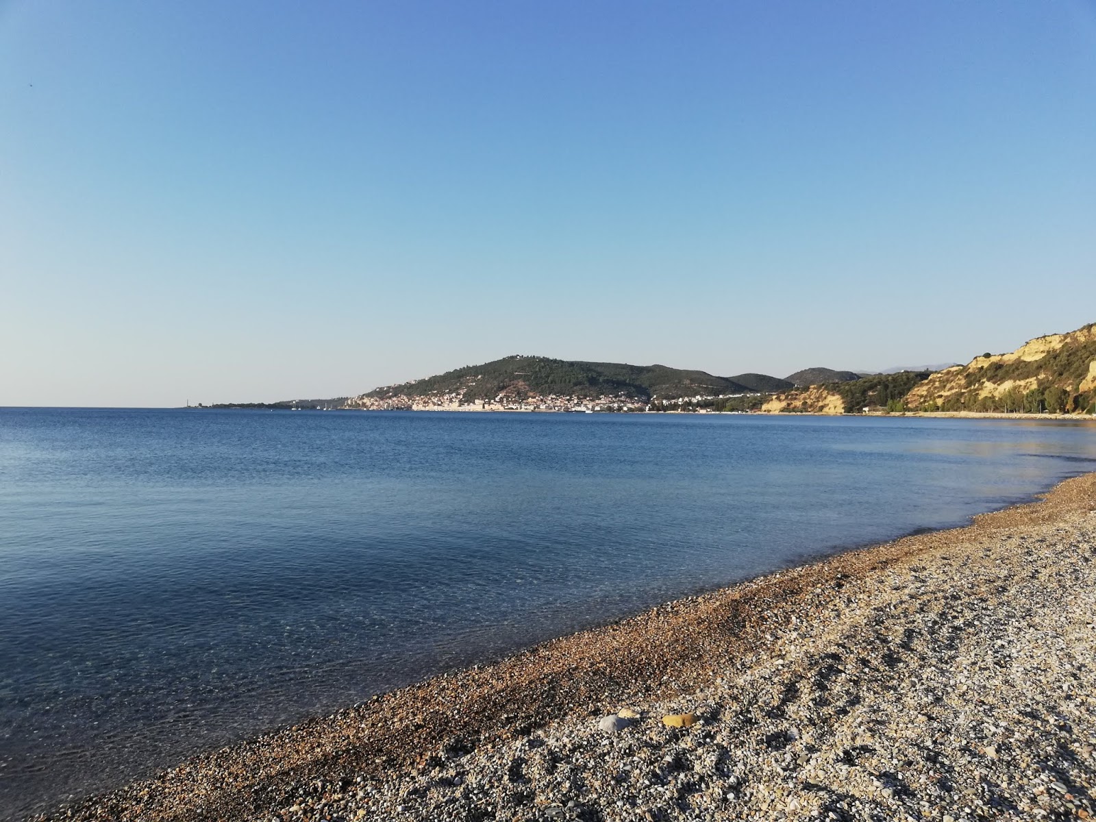 Photo de Selinitsa beach - endroit populaire parmi les connaisseurs de la détente