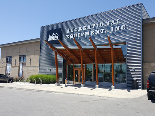 Camping Store «REI», reviews and photos, 6281 W 135th St, Overland Park, KS 66223, USA