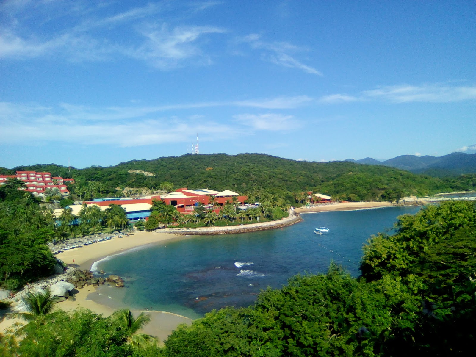 Foto van Las Brisas beach II met turquoise puur water oppervlakte