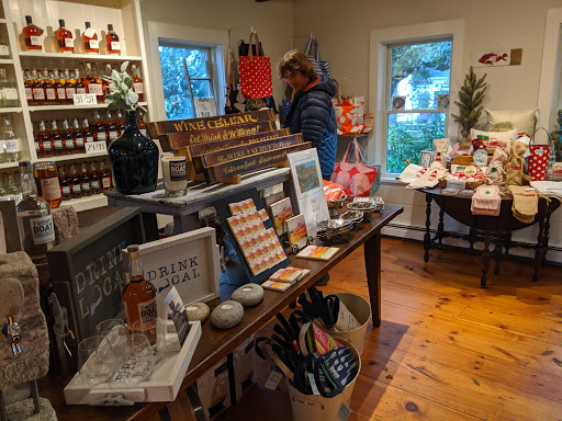 Winery «Truro Vineyards + South Hollow Spirits», reviews and photos, 11 Shore Rd, North Truro, MA 02652, USA