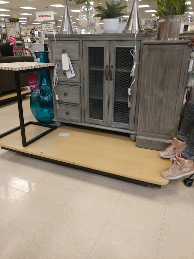 Department Store «Marshalls & HomeGoods», reviews and photos, 2700 Potomac Mills Cir, Woodbridge, VA 22192, USA