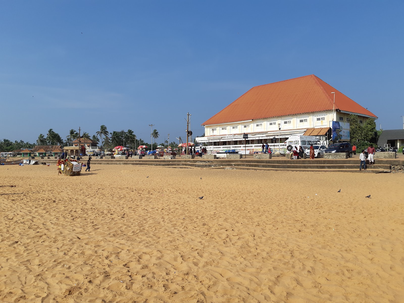 Fotografie cu Shangumugham Beach - locul popular printre cunoscătorii de relaxare