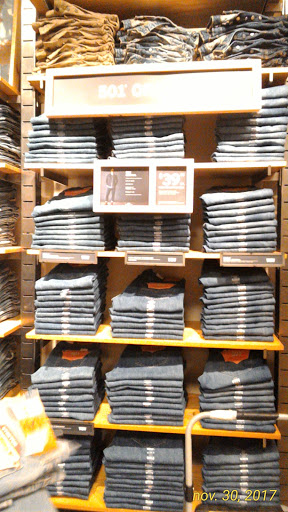 Shopping Mall «Foothills Mall», reviews and photos, 7401 N la Cholla Blvd, Tucson, AZ 85741, USA