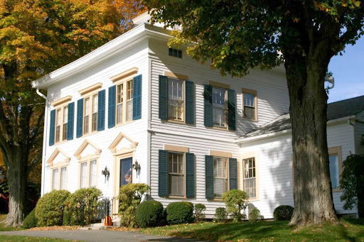 The Sachem Farmhouse Bed & Breakfast