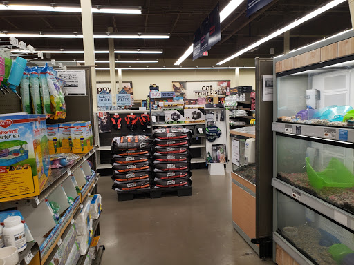 Pet Supply Store «Petco Animal Supplies», reviews and photos, 3000 Gateway St #220, Springfield, OR 97477, USA