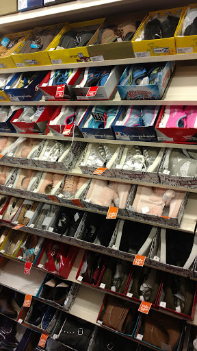 Shoe Store «Payless ShoeSource», reviews and photos, 707 Lancaster Dr NE, Salem, OR 97301, USA
