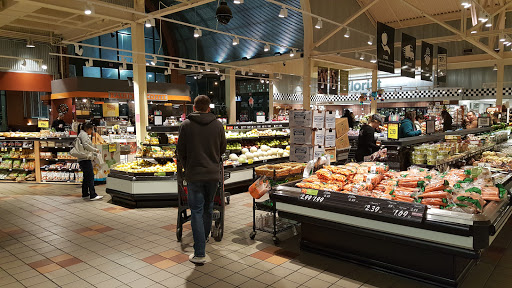 Grocery Store «Schnucks», reviews and photos, 6600 Clayton Rd, Richmond Heights, MO 63117, USA