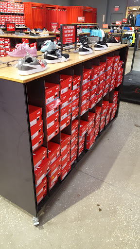 Shoe Store «PUMA», reviews and photos, 4977 International Dr #3b, Orlando, FL 32819, USA