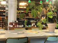 Atmosphère du Restaurant de fruits de mer Du Bar à l'Huître - Restaurant Arles - n°7