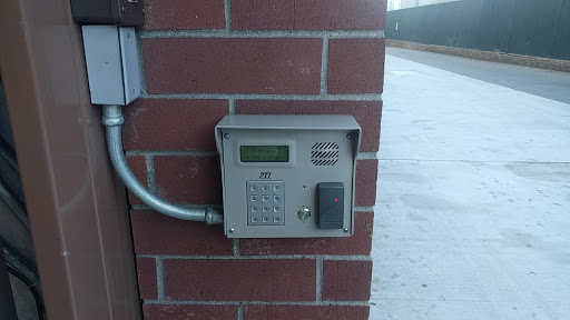 Self-Storage Facility «Farmers Market Self Storage», reviews and photos, 111 The Grove Dr, Los Angeles, CA 90036, USA