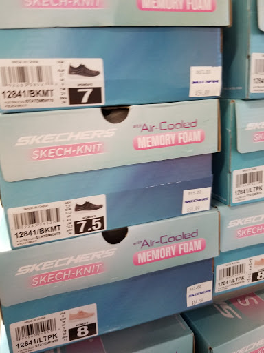 Shoe Store «SKECHERS Factory Outlet», reviews and photos, 5173 Factory Shops Blvd #850, Ellenton, FL 34222, USA