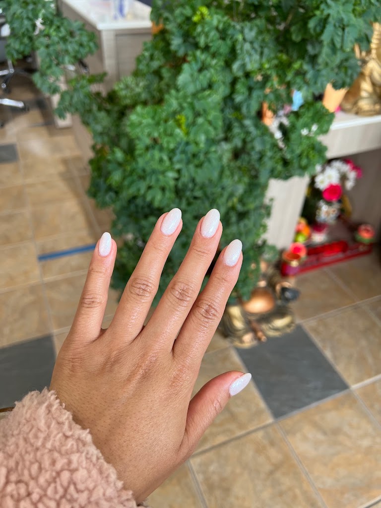 Hot Nails 60712