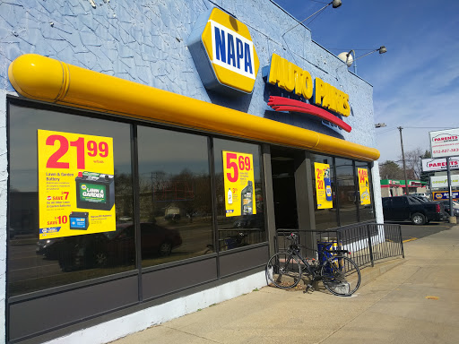 Auto Parts Store «NAPA Auto Parts - Genuine Parts Company», reviews and photos, 3610 Lyndale Ave S, Minneapolis, MN 55409, USA