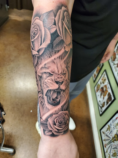 Tattoo Shop «Fat Cat Tattoo», reviews and photos, 460 CA-49, Sutter Creek, CA 95685, USA
